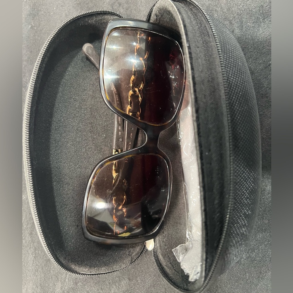 Used Chanel Tortoise Sunglasses with Gold Chain Detail - Picture 14 of 14